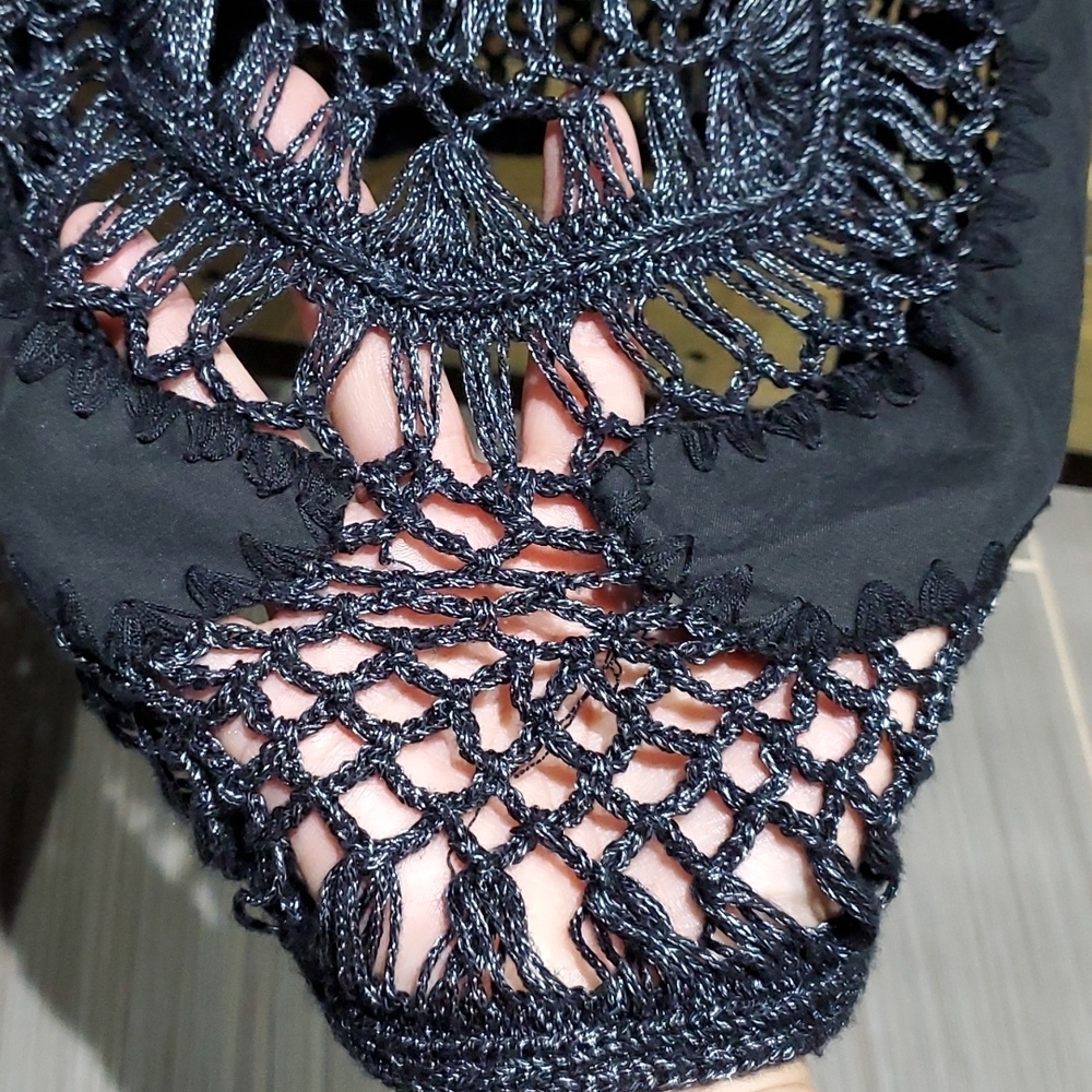 BLACK KNIT TOP WITH FAUX SUEDE ACCENTS SIZE LARGE - Picture 5 of 9
